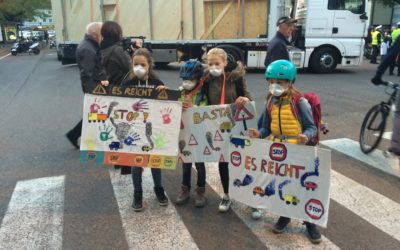 Grieserplatz-Protest action gegen Durchzugs-Verkehr – piazza Gries- protesta dei cittadini contro il traffico soffocante